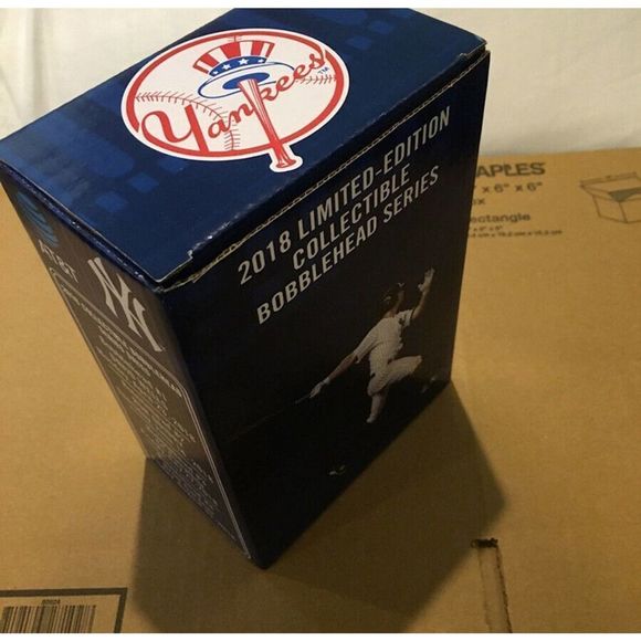 M NEW YORK YANKEES BRETT GARDNER BOBBLEHEAD SGA 8/31/2018 NIB - Picture 5 of 12